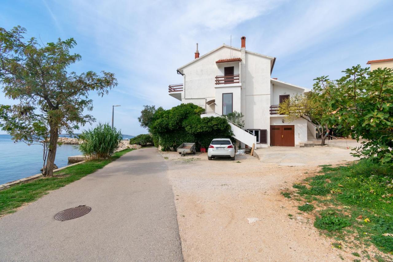 Apartments By The Sea Mandre, Pag - 4101 Kolan Exterior foto