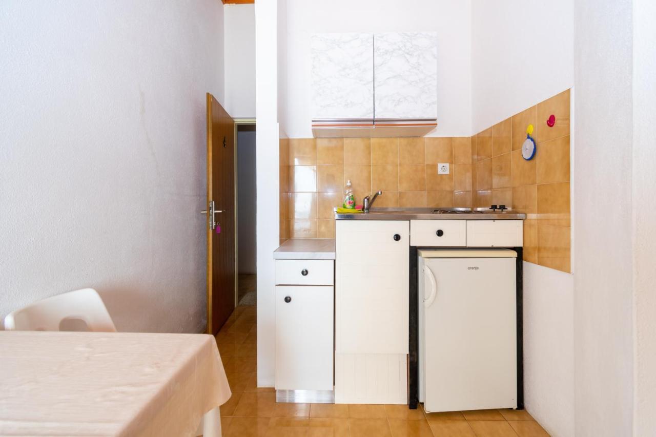 Apartments By The Sea Mandre, Pag - 4101 Kolan Exterior foto