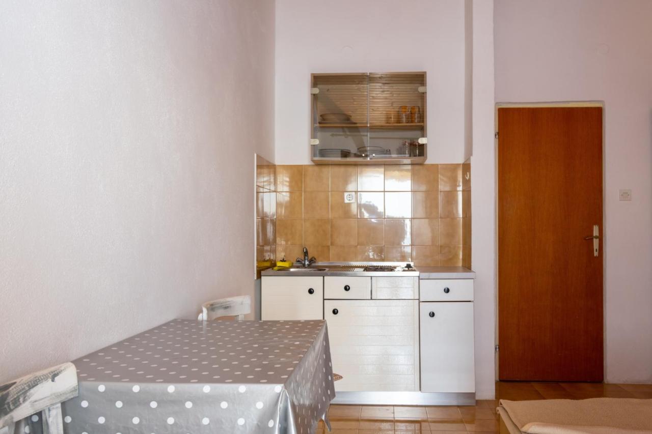 Apartments By The Sea Mandre, Pag - 4101 Kolan Exterior foto