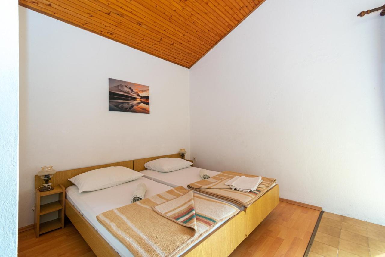 Apartments By The Sea Mandre, Pag - 4101 Kolan Exterior foto