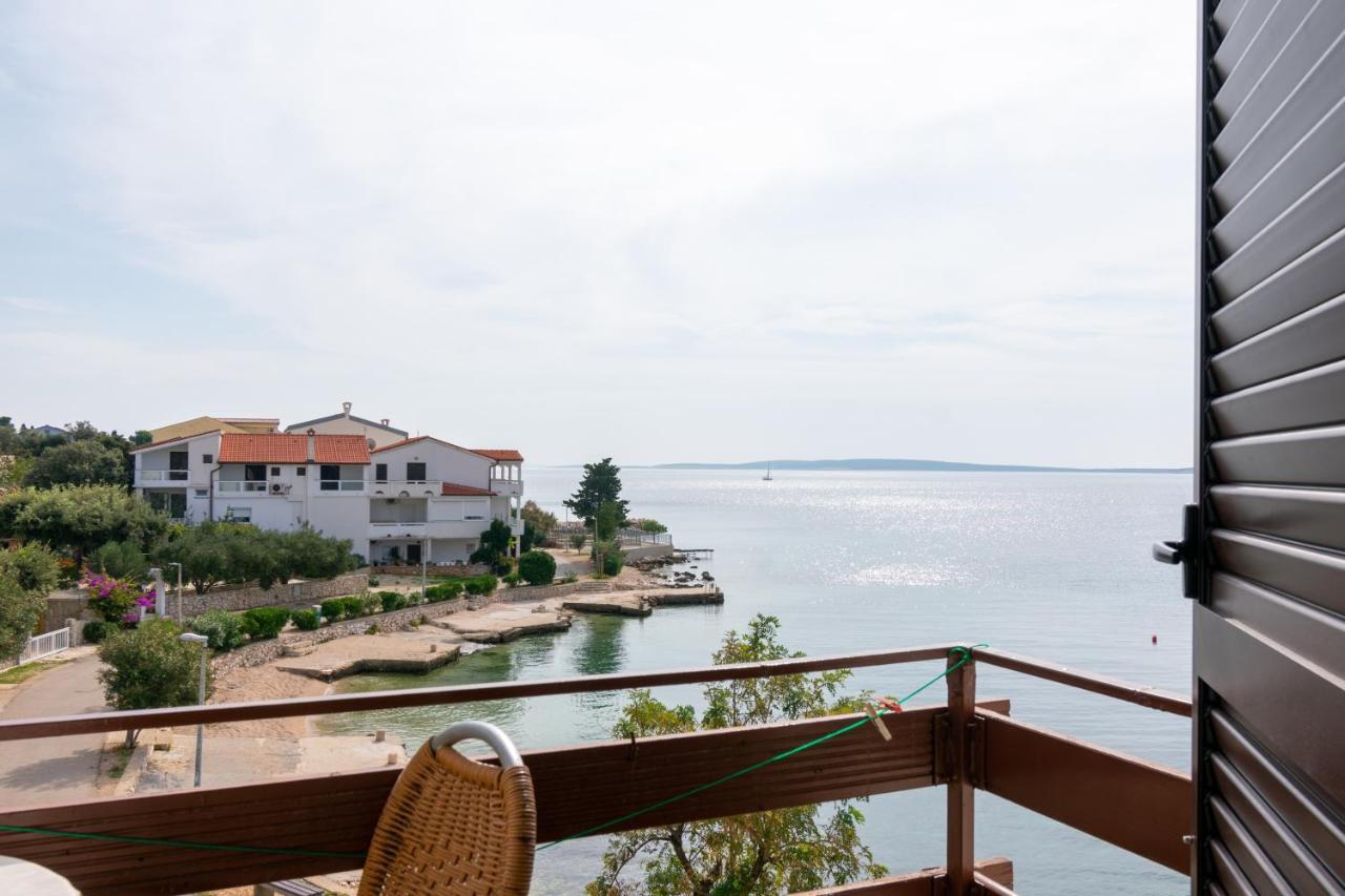 Apartments By The Sea Mandre, Pag - 4101 Kolan Exterior foto