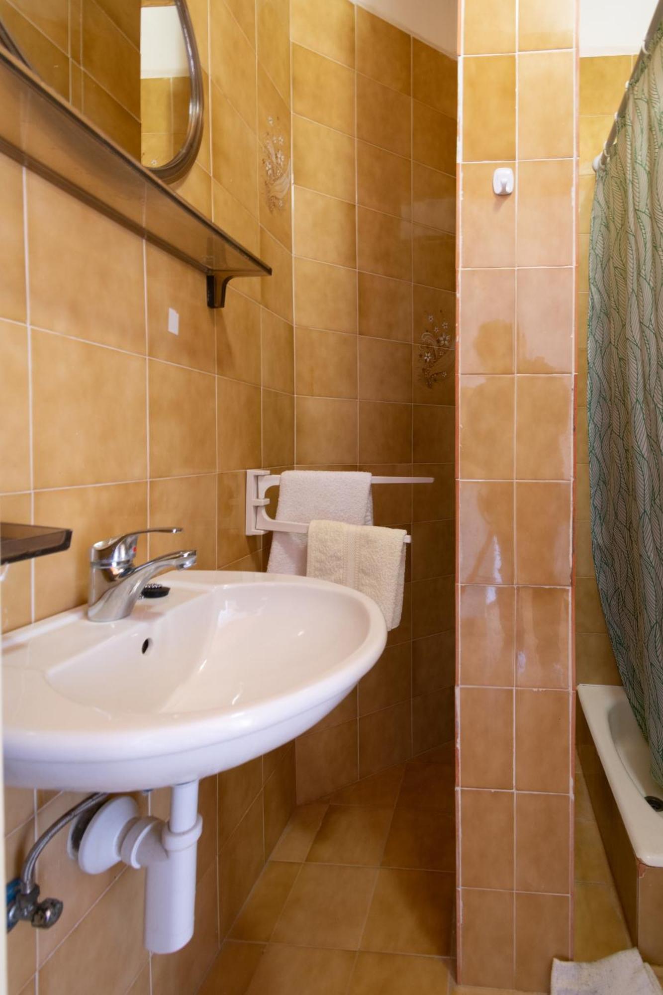 Apartments By The Sea Mandre, Pag - 4101 Kolan Quarto foto